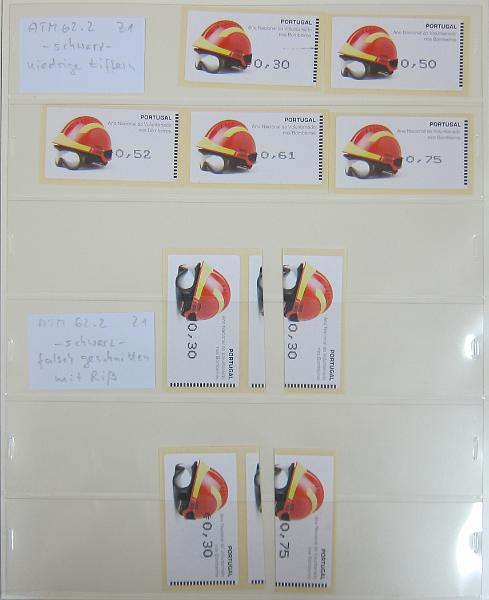 0265 (272).jpg -     Lote:    265      Colecção Especializada - Etiquetas      Lotes Especiais       Descrição:      1981/2010 &mdash; Etiquetas.   Coleção composta por 12 álbuns com etiquetas desde percursoras e Framas até 2010, com provas, erros, FDC's, etiquetas novas e usadas, sobrescritos circulados, variedades de impressão e papéis. Importante estudo. Lote a ver.        Lote ETQ       Valor Base:     &euro; 3000,00     Valor Venda:     &euro;      